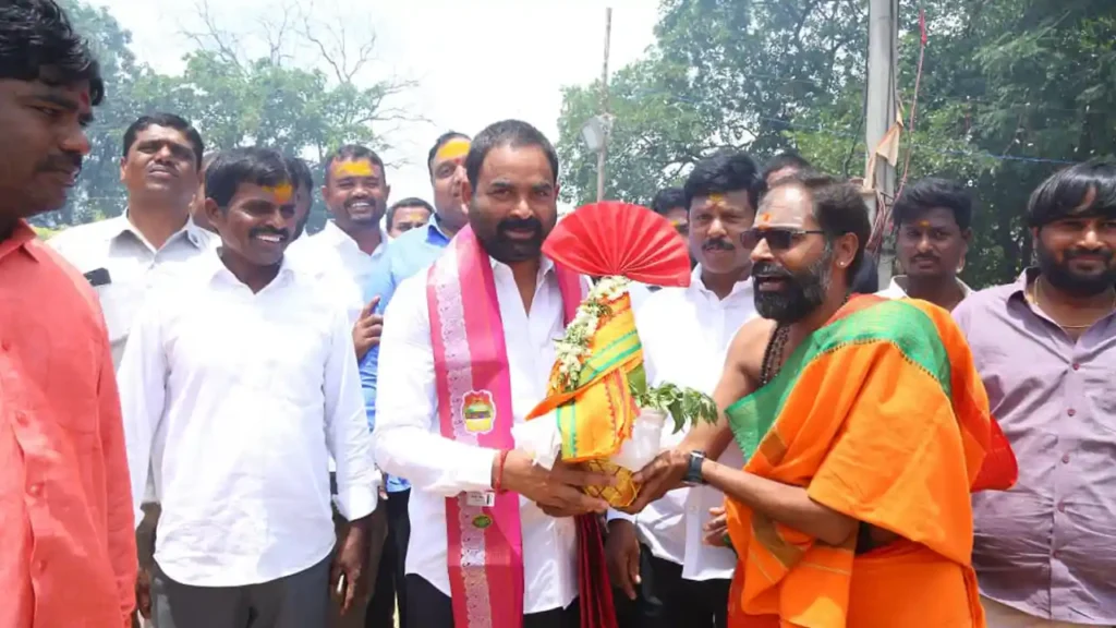 Ashada Bonalu Sambipur 2025 Celebration – BRS MLC Sambipur Raju Participates in Village Festival